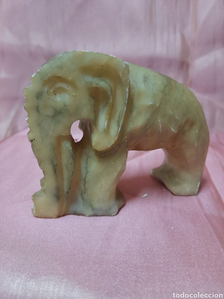 Antig&uuml;edades: Elefante tallado en piedra jade o similar