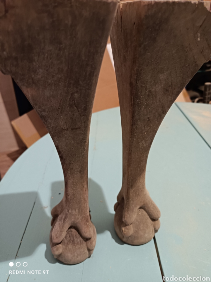 Antig&uuml;edades: Pareja de patas de madera en forma de garra - Foto 3