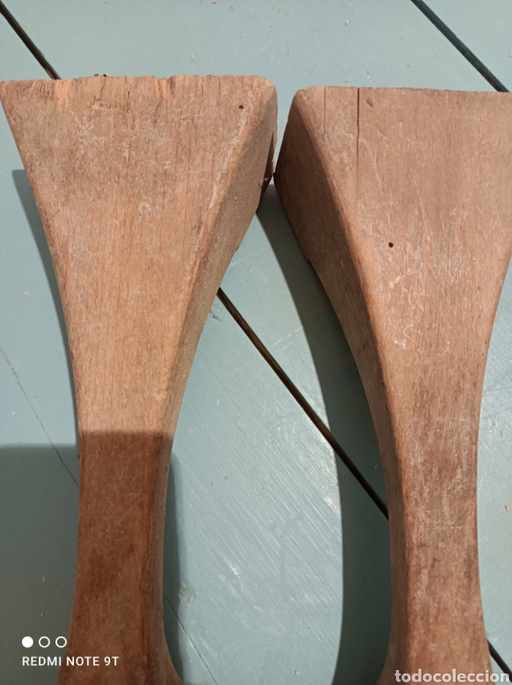 Antig&uuml;edades: Pareja de patas de madera en forma de garra - Foto 5