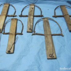 Antigüedades: 5 TRAMPAS ANTIGUAS RATONES PAJAROS BALLESTAS DE BUEN TAMAÑO LOTE NUMERO 4. Lote 300439888
