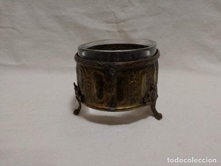 Antig&uuml;edades: ANTIGUO CENTRO DE MESA DE BRONCE / LATON CON RECIPIENTE DE CRISTAL - Foto 5