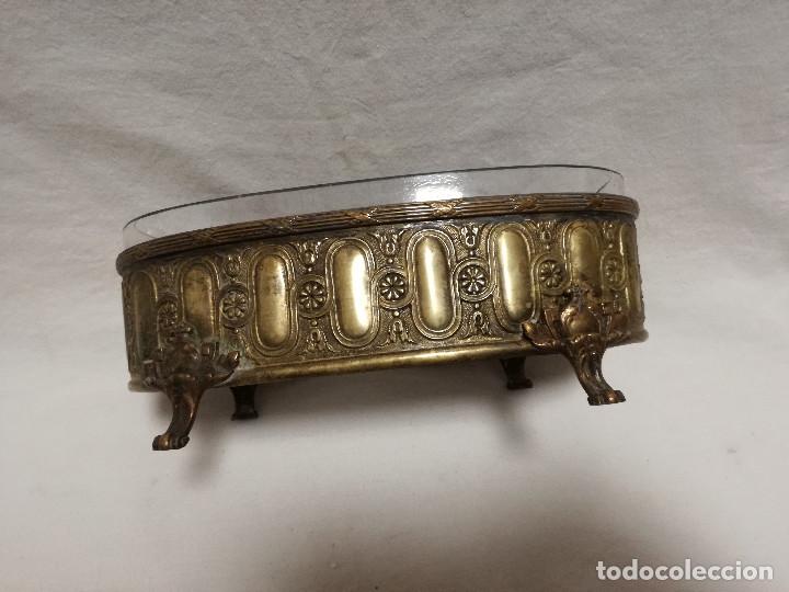 Antig&uuml;edades: ANTIGUO CENTRO DE MESA DE BRONCE / LATON CON RECIPIENTE DE CRISTAL - Foto 6