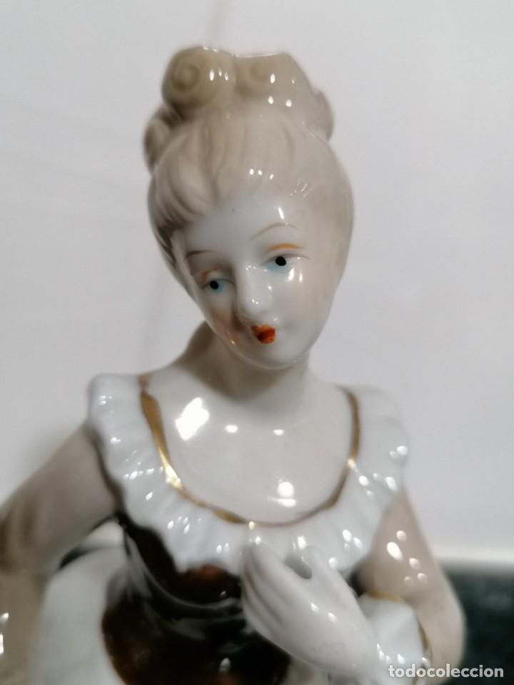 Antig&uuml;edades: C8 - Figura de mujer elegante. - Foto 2