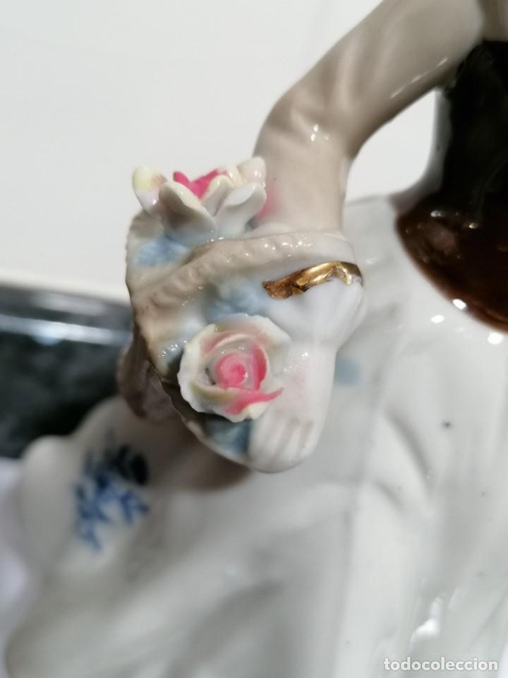 Antig&uuml;edades: C8 - Figura de mujer elegante. - Foto 3