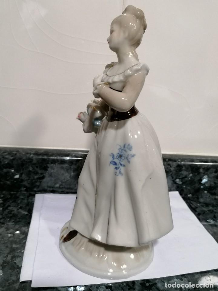 Antig&uuml;edades: C8 - Figura de mujer elegante. - Foto 4