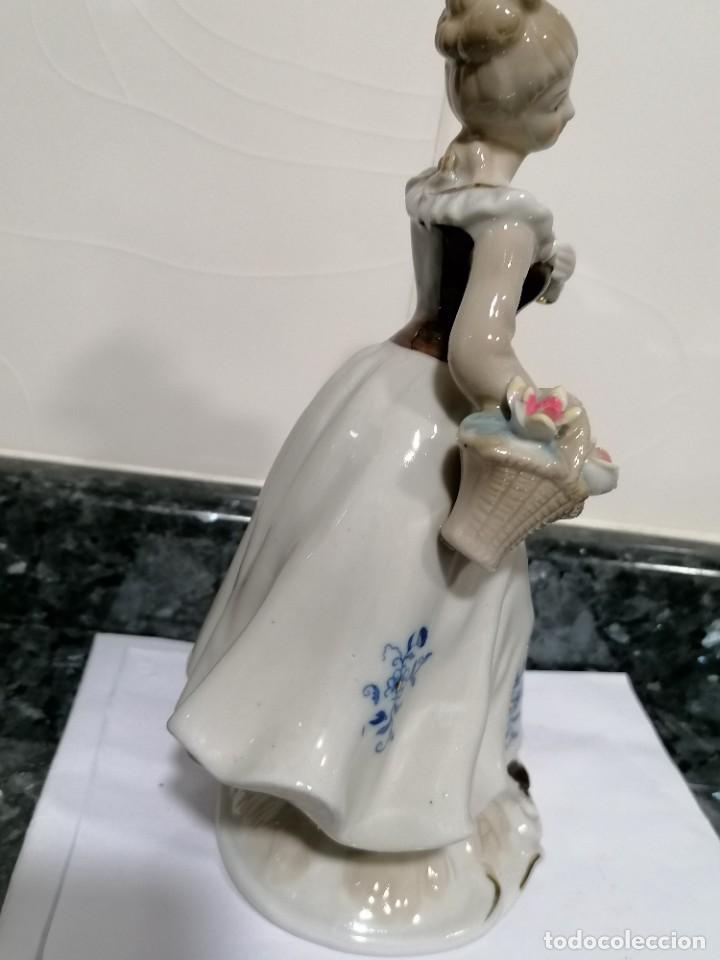 Antig&uuml;edades: C8 - Figura de mujer elegante. - Foto 6