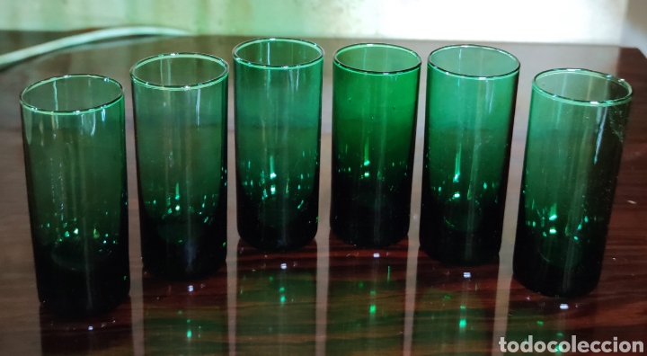 Antig&uuml;edades: VASITOS DE LICOR DE CRISTAL VERDE - Foto 2