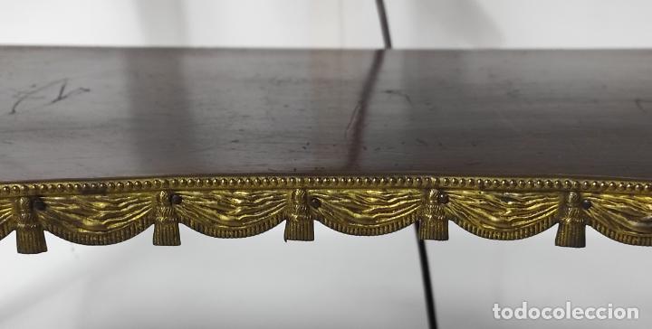 Antigüedades: Bonita Vitrina - Napoleón III, Francia - Madera y Bronce - Interior Iluminado - S. XIX - Foto 4 - 300793563
