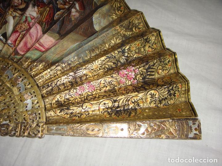 Antigüedades: Magnífico abanico. S.XIX. Varillaje de nácar con incrustaciones en plata y oro. Pais pintado y firma - Foto 10 - 300849403