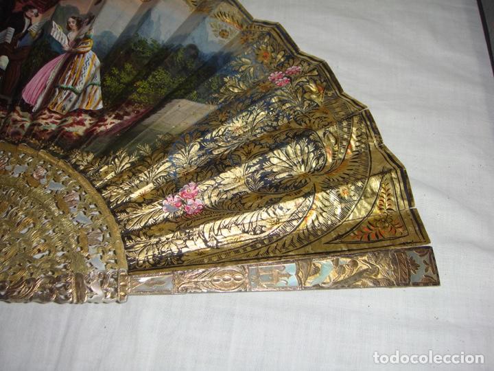 Antigüedades: Magnífico abanico. S.XIX. Varillaje de nácar con incrustaciones en plata y oro. Pais pintado y firma - Foto 19 - 300849403