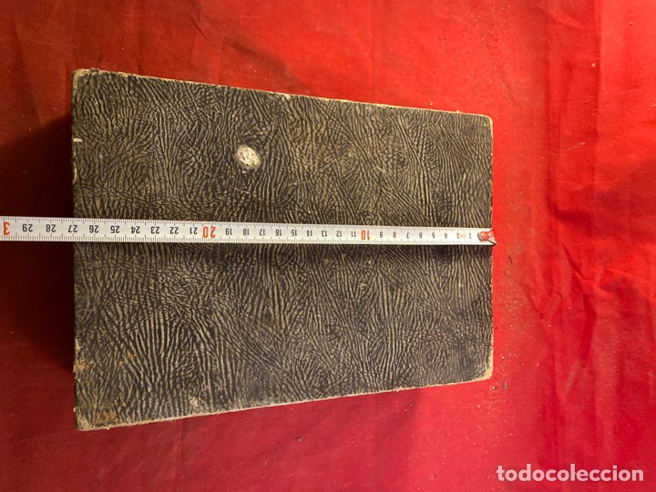 Antig&uuml;edades: Antigua caja madera forrada - Foto 4