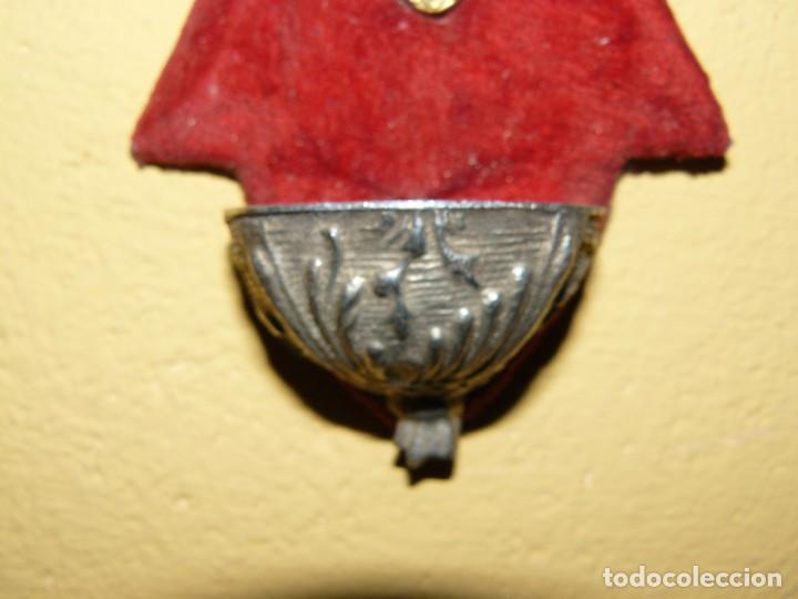 Antig&uuml;edades: ANTIGUO CRUCIFIJO CON BENDITERA - Foto 3