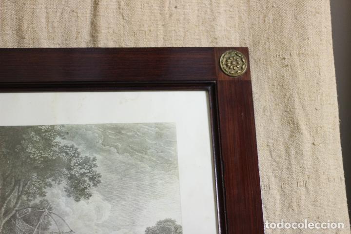 Antig&uuml;edades: marco de madera con grabado - Foto 5