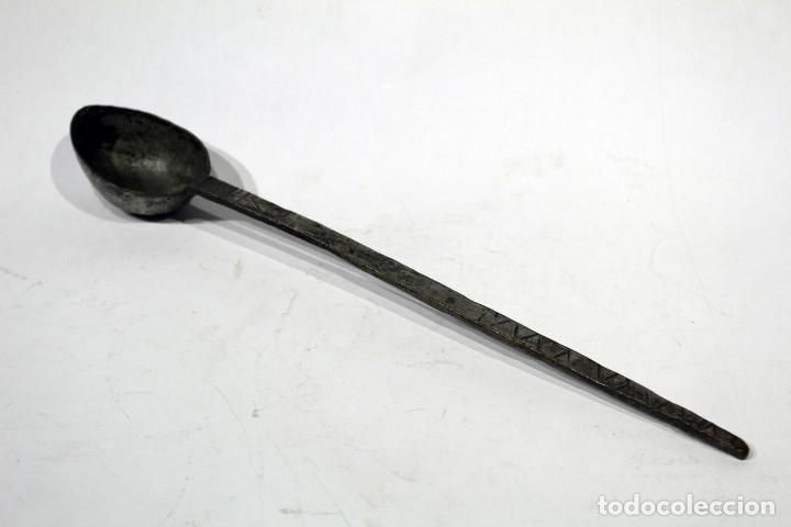 Antig&uuml;edades: ANTIGUO CUCHAR&Oacute;N EN METAL - Foto 1