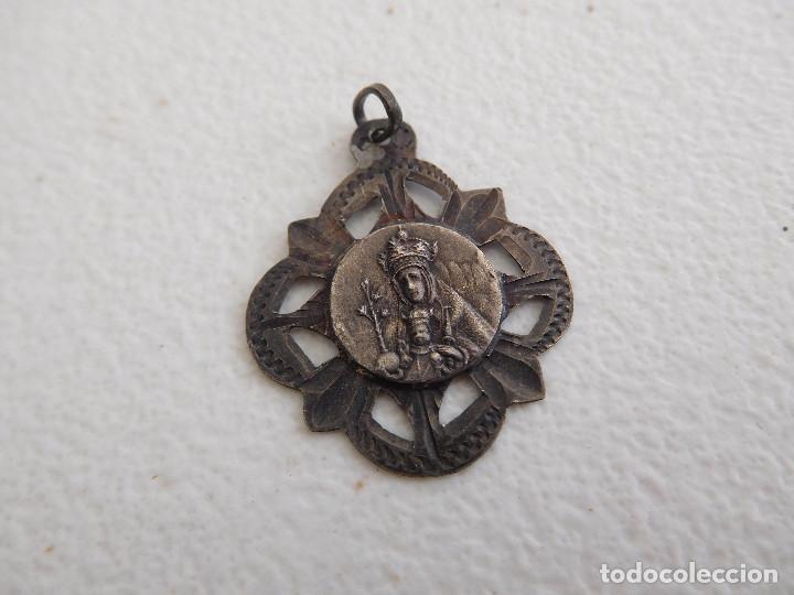 Antig&uuml;edades: Medalla de plata N.S. de Montserrat - Foto 1