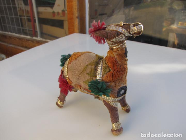 Antig&uuml;edades: 21.- Colecci&oacute;n de antiguos dromedarios. - Foto 3