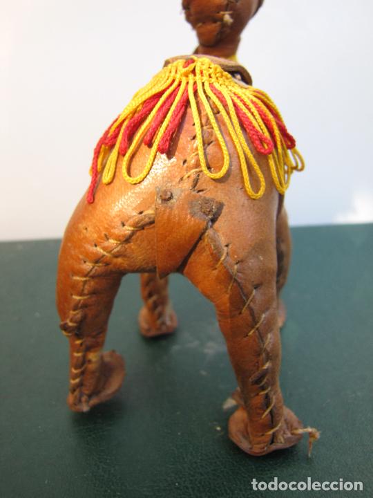 Antig&uuml;edades: 21.- Colecci&oacute;n de antiguos dromedarios. - Foto 17