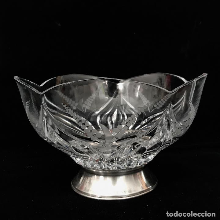 Antig&uuml;edades: Centro de mesa con base de plata y cristal tallado. - Foto 1