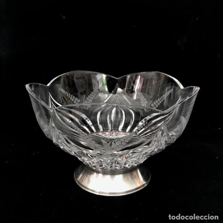 Antig&uuml;edades: Centro de mesa con base de plata y cristal tallado. - Foto 3