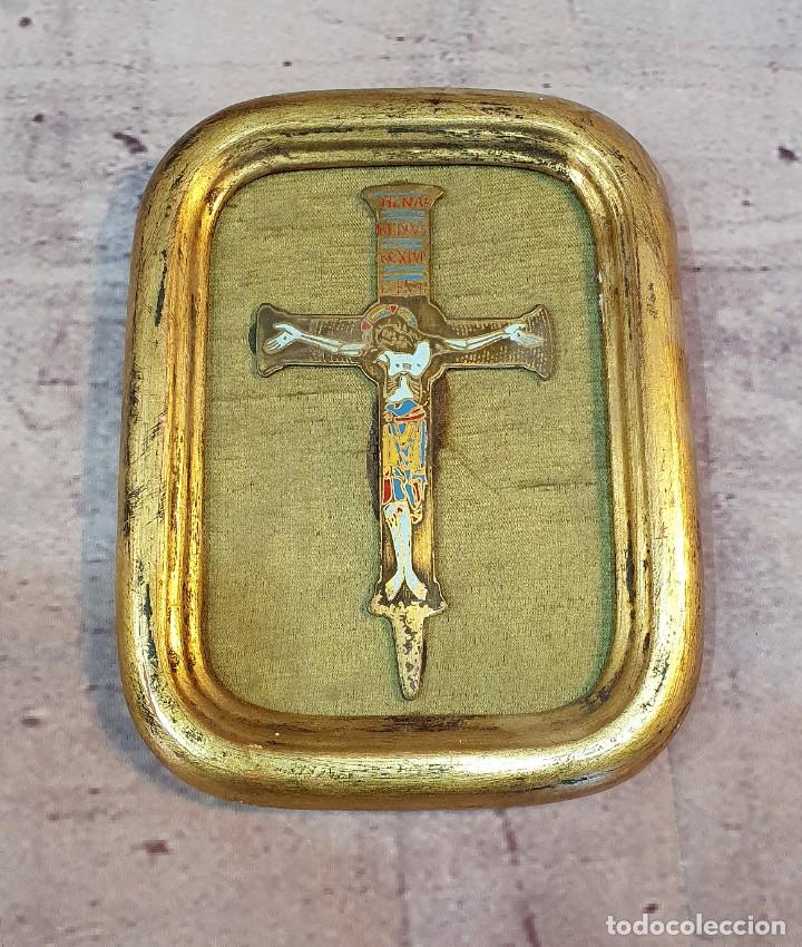 Antig&uuml;edades: CRUCIFIJO CON ESMALTE CLOISSONE - Foto 2