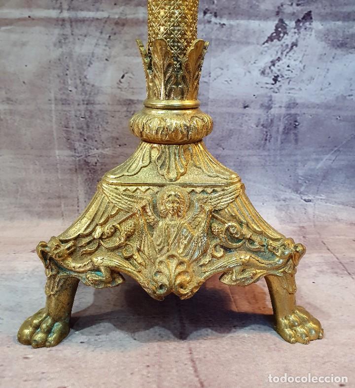 Antig&uuml;edades: HACHERO QUINQUE EN RELIEVE DE LATON Y BRONCE - Foto 4
