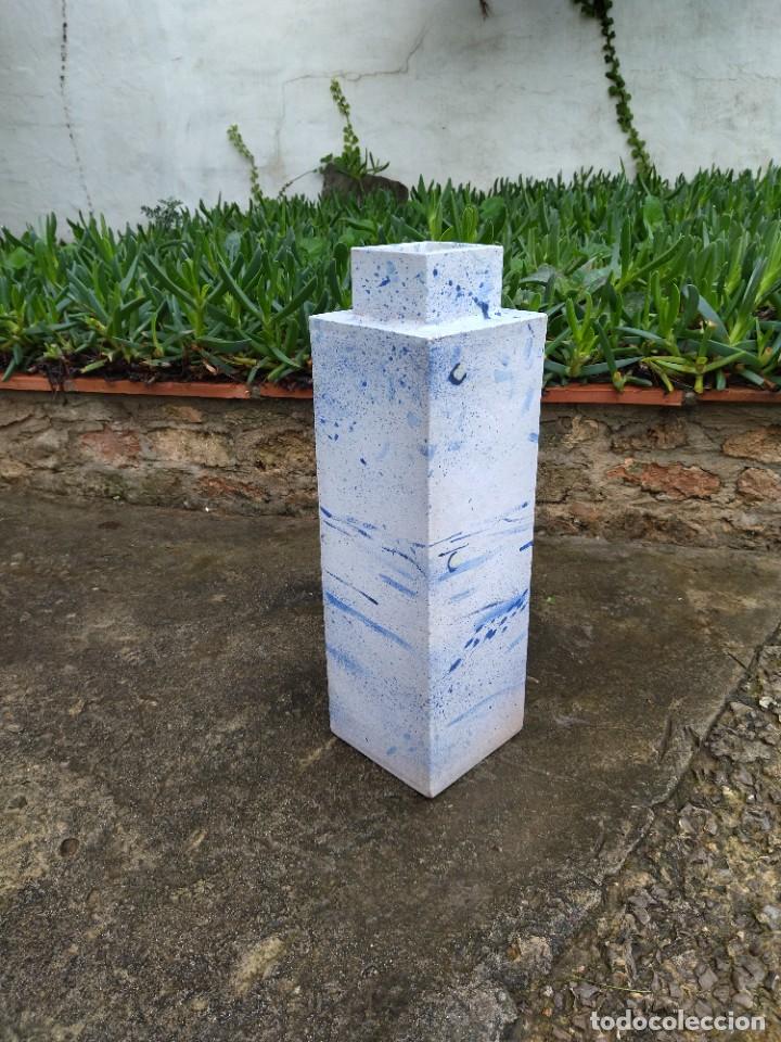 Antig&uuml;edades: Jarr&oacute;n cuadrado - Foto 1