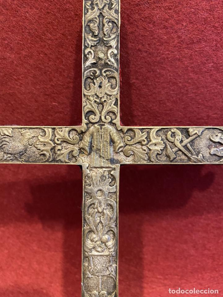 Antigüedades: Cruz relicario, arma Christi. - Foto 3 - 301382108