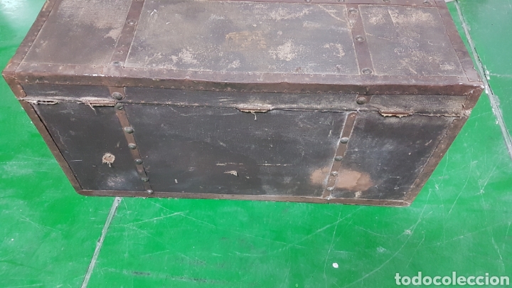 Antig&uuml;edades: Antiguo baul de madera forrado tipo cofre - Foto 3