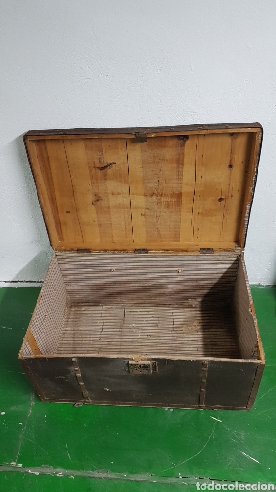 Antig&uuml;edades: Antiguo baul de madera forrado tipo cofre - Foto 5