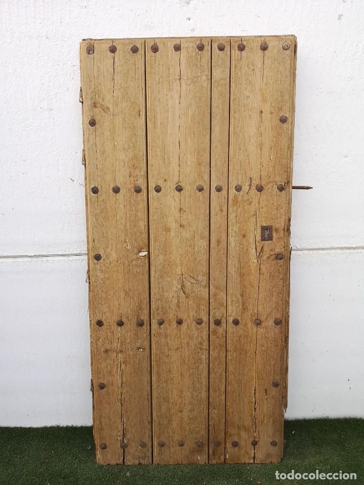 Oggetti Antichi: Port&oacute;n antiguo de clavos