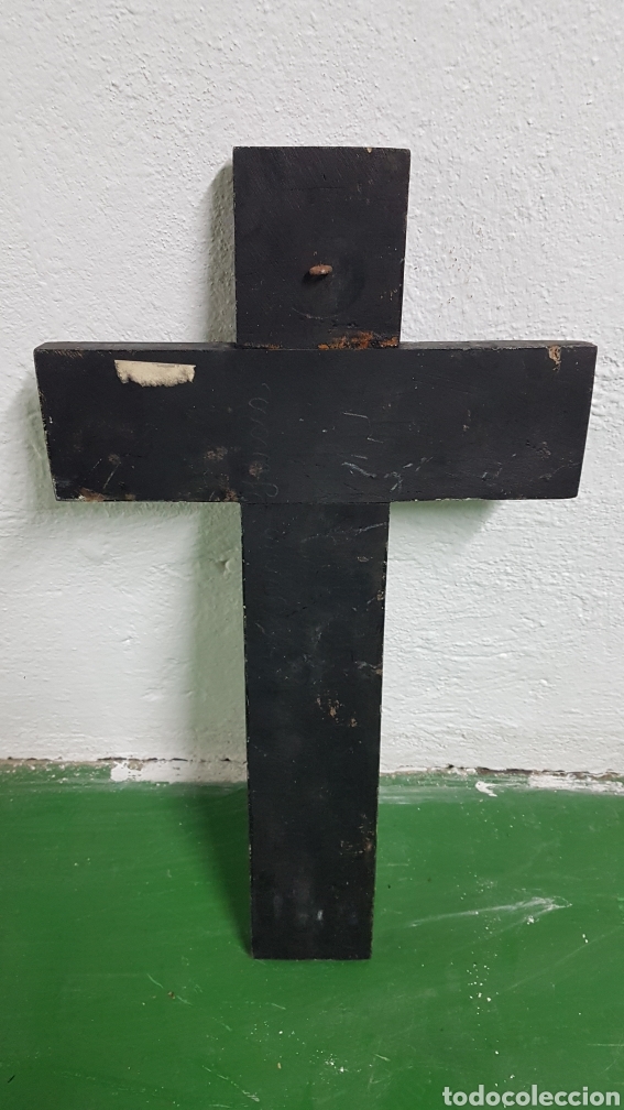 Antig&uuml;edades: Antiguo cristo de cama bronce y madera. - Foto 2