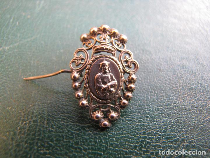 Antig&uuml;edades: 24.- Broche insignia Ecce homo. - Foto 1