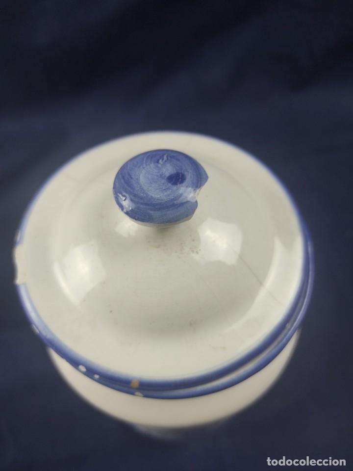 Antigüedades: pareja de albareros tarros de farmacia ceramica Alcora - Foto 8 - 301617488