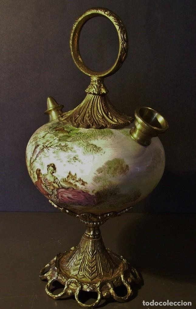 Antig&uuml;edades: ROTUNDO Y GRAN BOTIJO DE PORCELANA Y BRONCE - Foto 1
