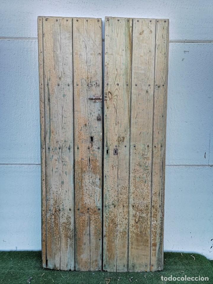 Oggetti Antichi: Port&oacute;n antiguo de clavos