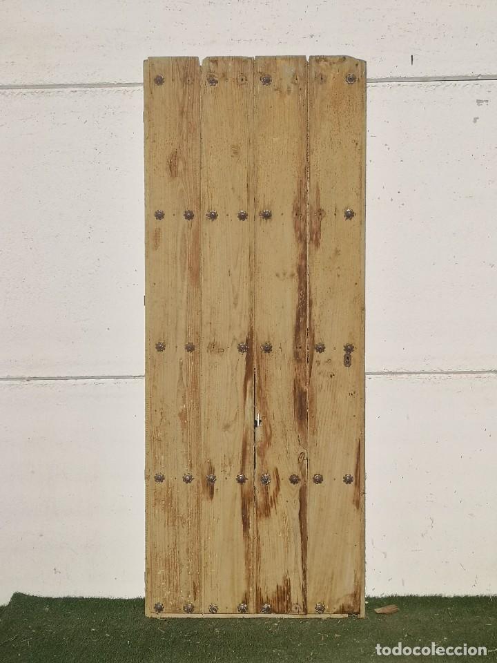 Oggetti Antichi: Port&oacute;n antiguo de clavos