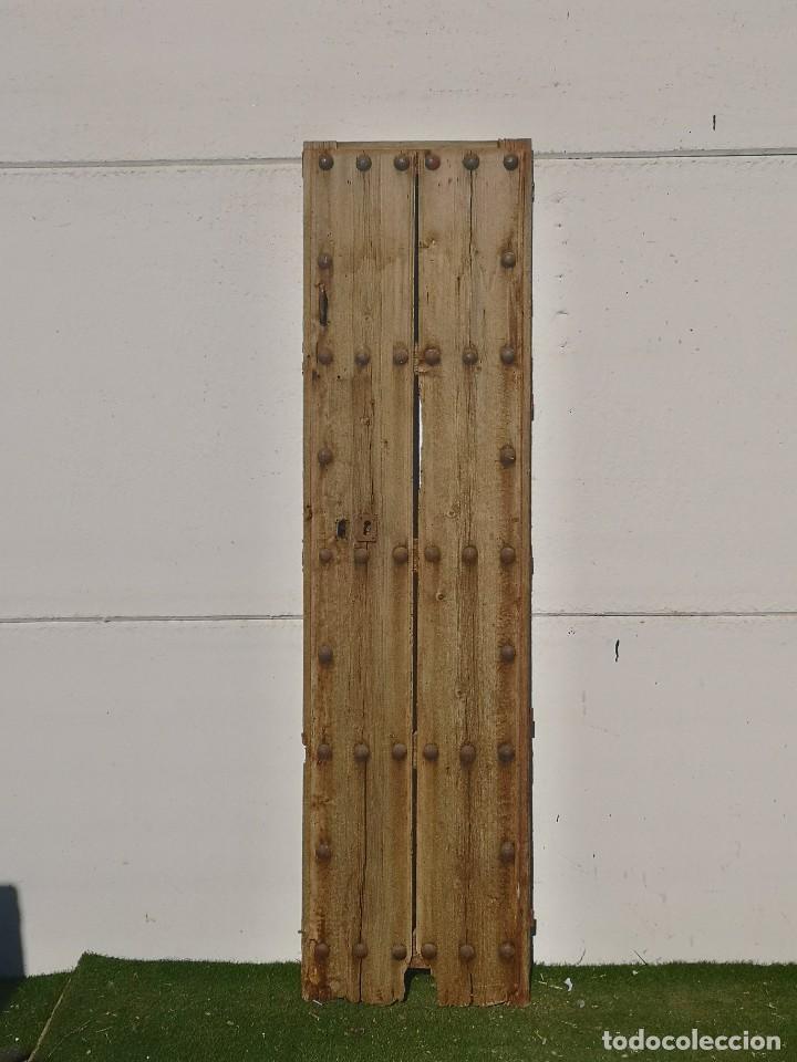 Oggetti Antichi: Port&oacute;n antiguo de clavos
