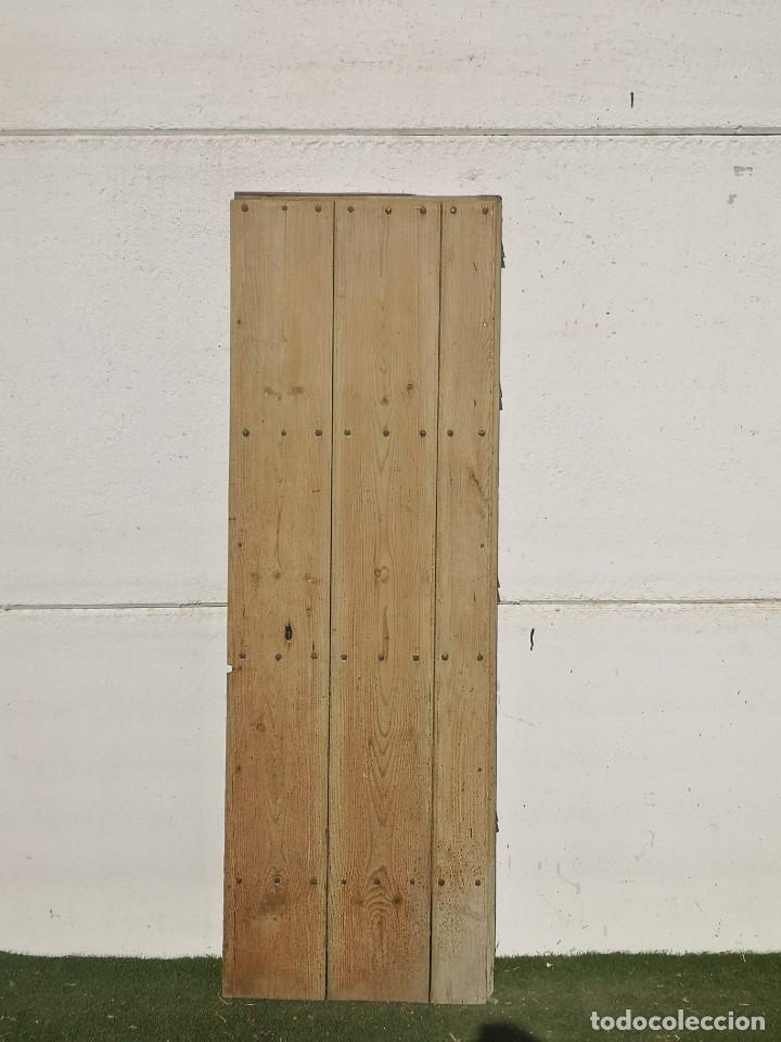 Oggetti Antichi: Port&oacute;n antiguo de clavos