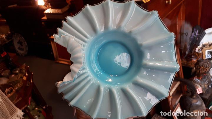Antig&uuml;edades: Cristal de opalina siglo XIX. - Foto 5