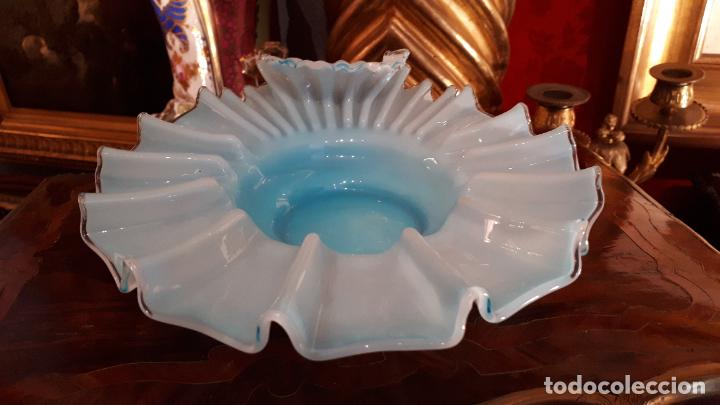 Antig&uuml;edades: Cristal de opalina siglo XIX. - Foto 1