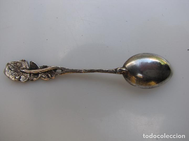 Antig&uuml;edades: 24.- Cucharita con rosa - Foto 2