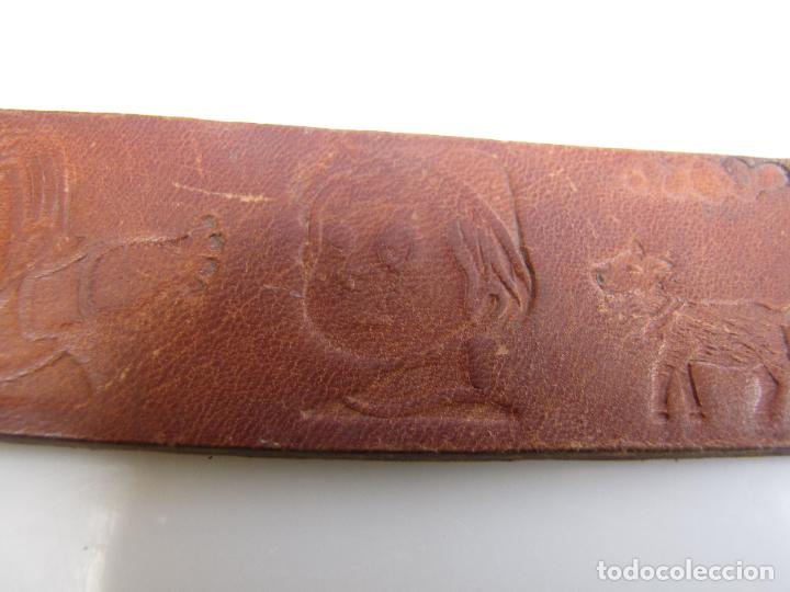 Antigüedades: 24.- Cinturón de bronce y cuero infantil Heidi - Foto 7 - 301789153