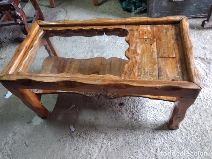 Antig&uuml;edades: Original mesa de centro de madera de pino y cristal estilo rustico. - Foto 2