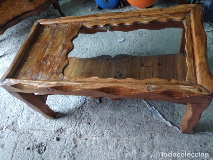 Antig&uuml;edades: Original mesa de centro de madera de pino y cristal estilo rustico. - Foto 7