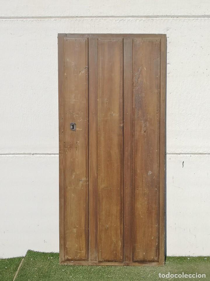 Antiquit&eacute;s: Port&oacute;n antiguo de clavos