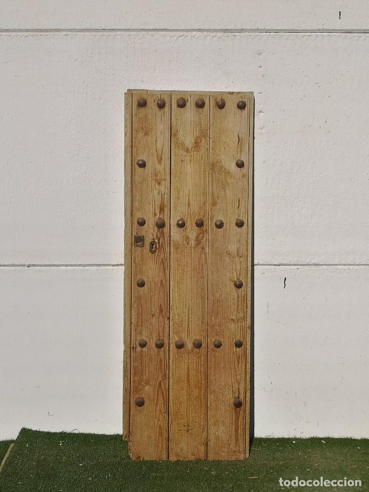 Antiquit&eacute;s: Port&oacute;n antiguo de clavos