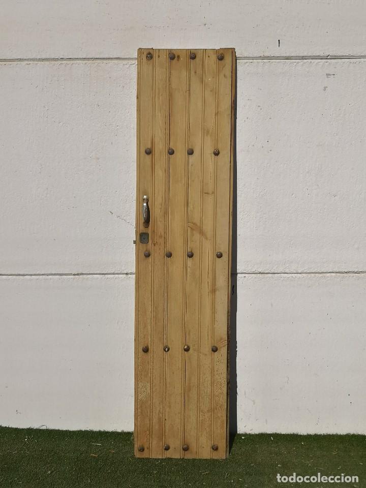 Antiquit&eacute;s: Port&oacute;n antiguo de clavos