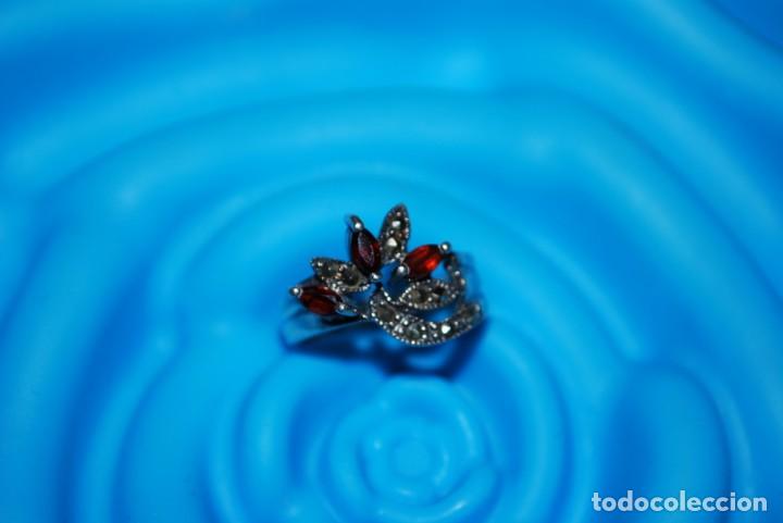 Antig&uuml;edades: Anillo de plata con granates y marquesitas - Foto 1