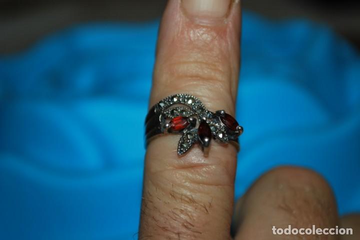 Antig&uuml;edades: Anillo de plata con granates y marquesitas - Foto 4