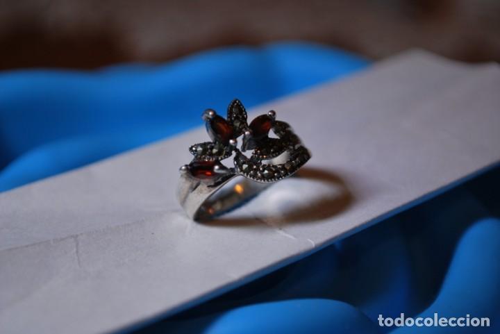 Antig&uuml;edades: Anillo de plata con granates y marquesitas - Foto 13